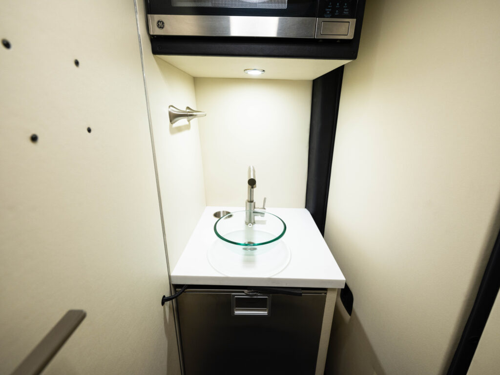 B58 photo 21